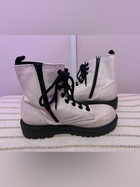Lace-Up White Combat Boots with Black Laces and Zipper